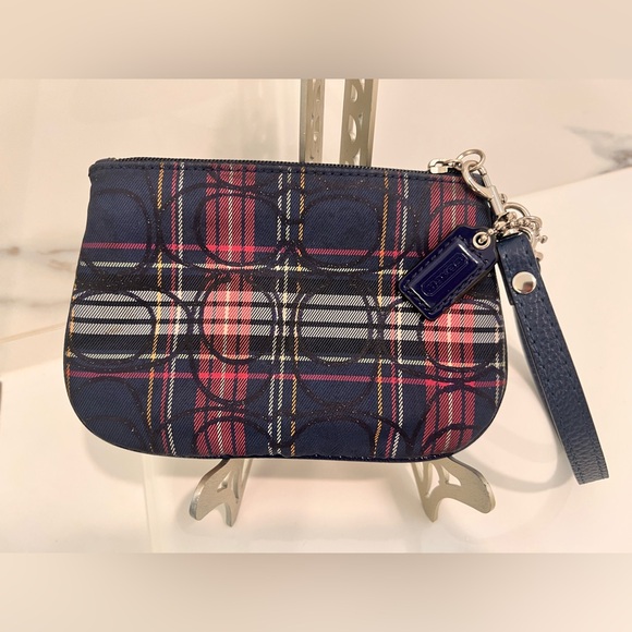 🚨‼️LOW START‼️COACH POPPY EUC  Blue &Pink Wristlet Clutch. CLEAN/NO CALLOUTS✨ - Picture 5 of 14